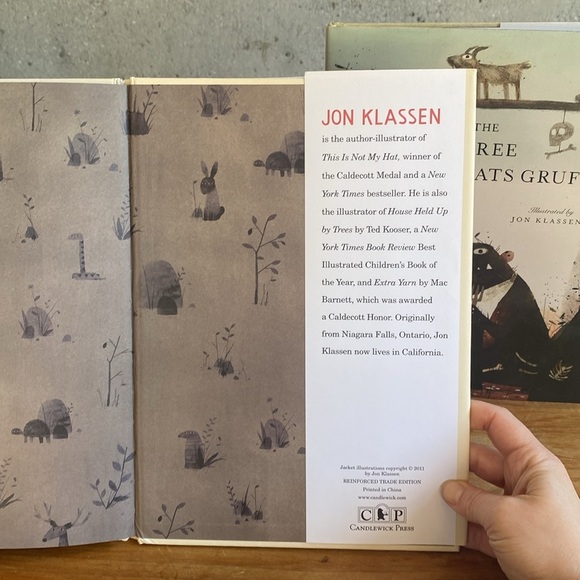 2 x Hardcover Jon Klassen Books - Picture 4 of 6